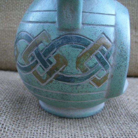 Vintage Celtic Knotwork Pottery Jar Candle Holder - Picture 11 of 16